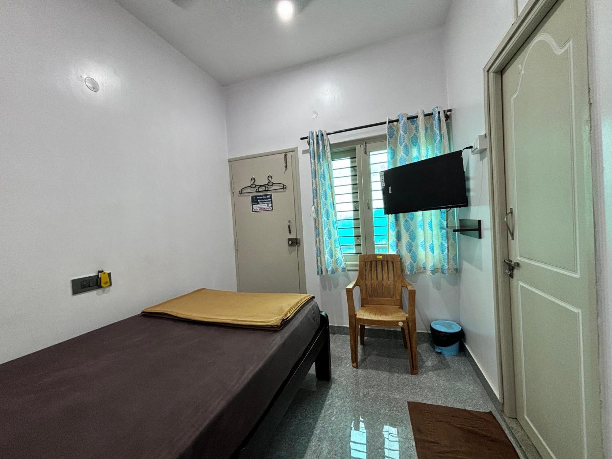 Sri Siri Lodge And Hotel Chikmagalur Exterior photo